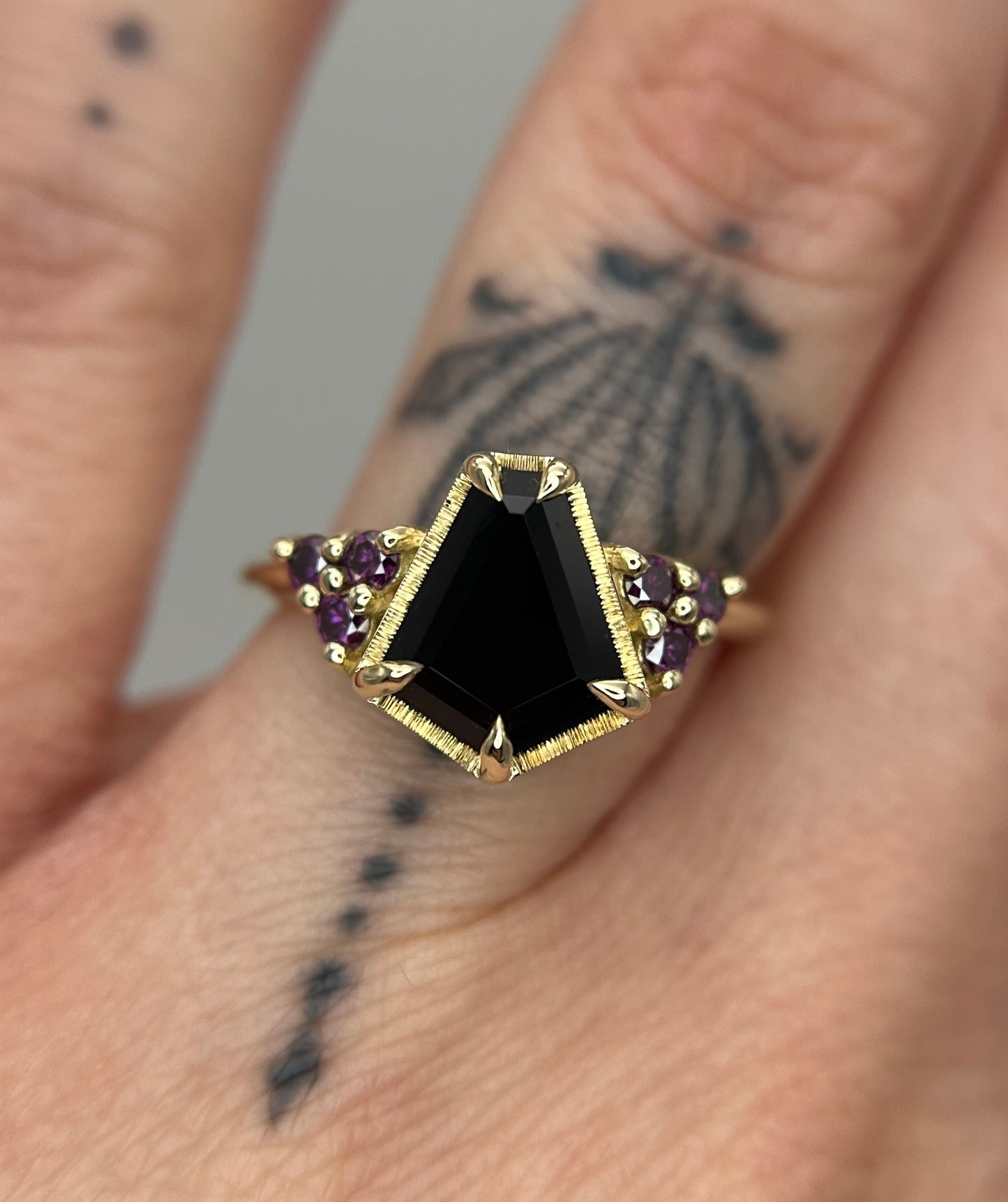 Chasca Black Spinel and Purple Diamond Ring