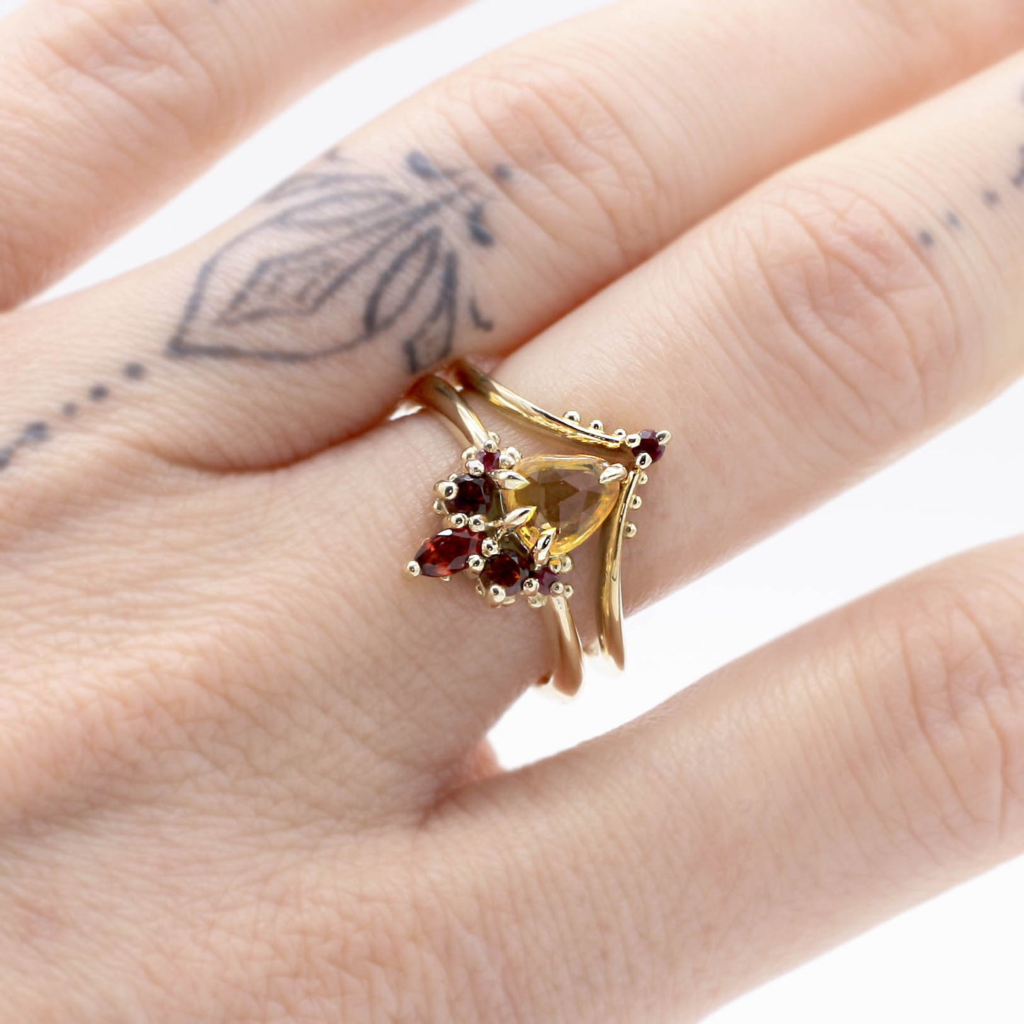 Reina Ruby Fitted Band