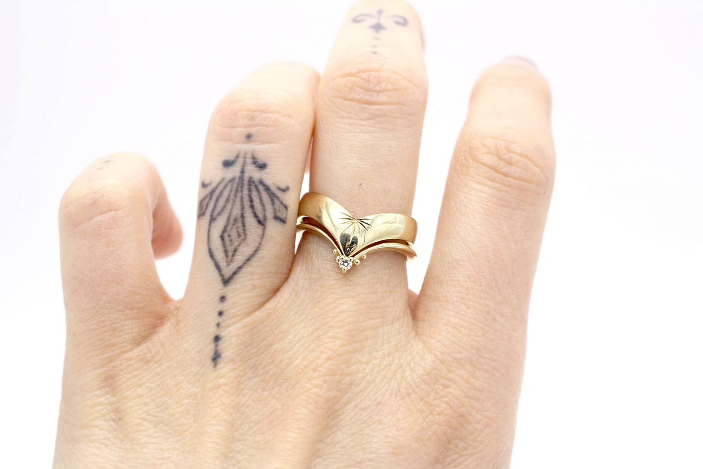 Reina Diamond Fitted Band