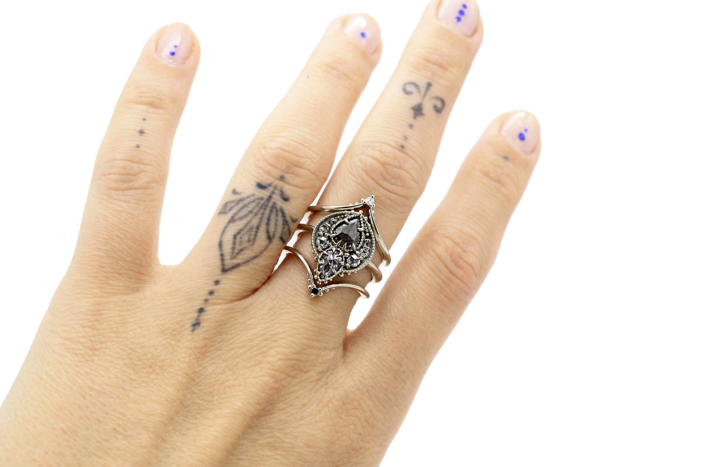 Reina Single Cut Diamond Fitted Band