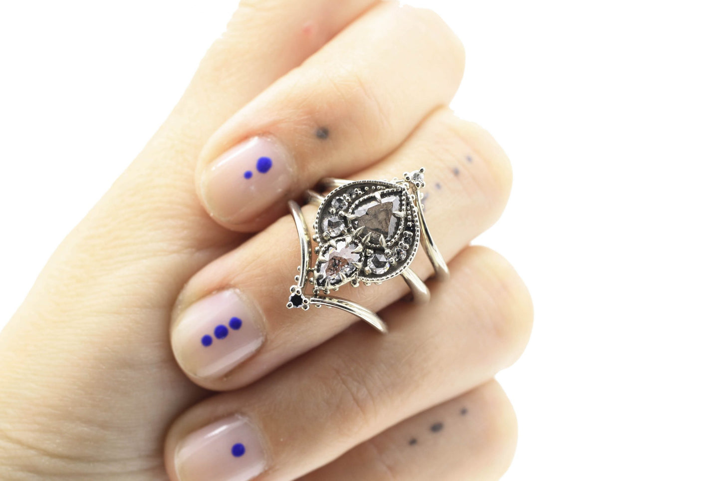 Reina Single Cut Diamond Fitted Band
