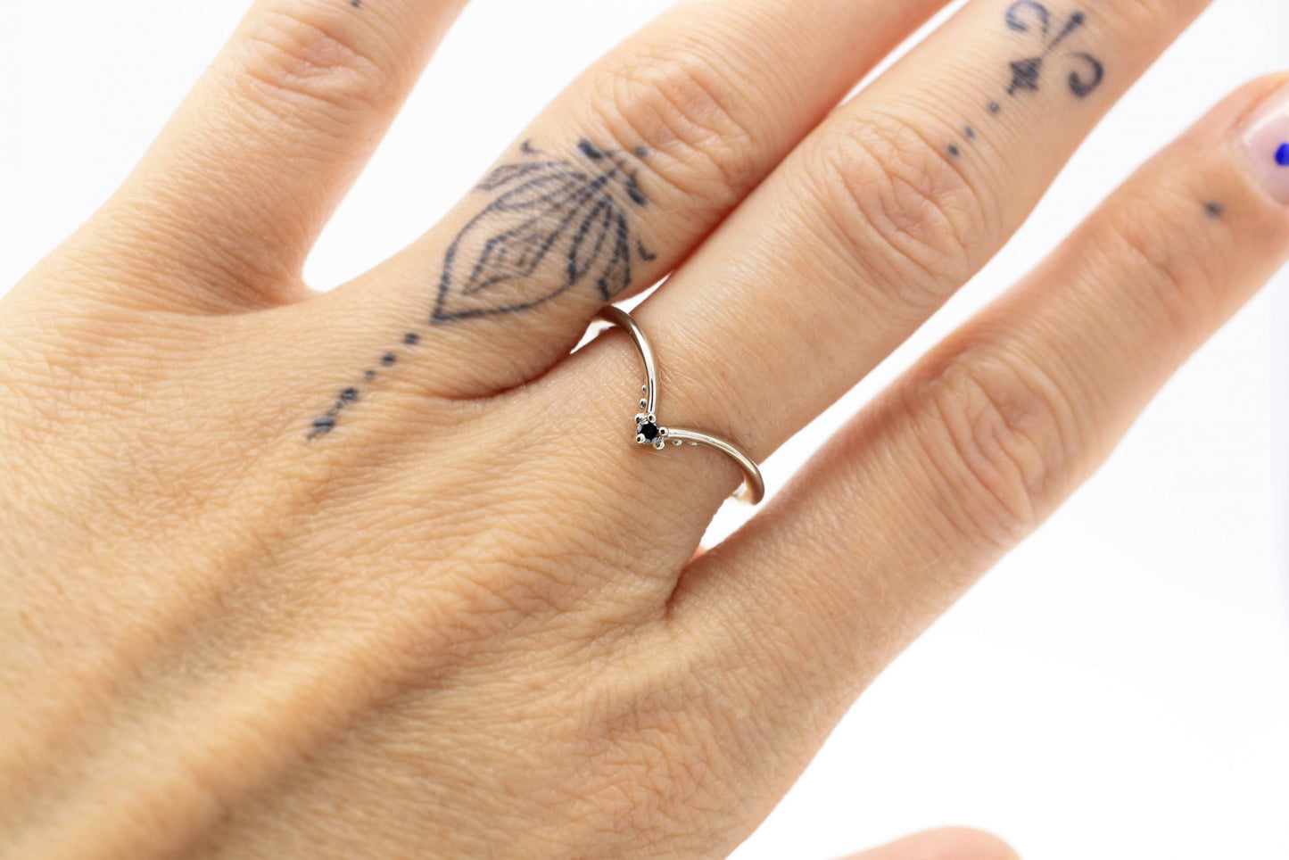 Reina Black Diamond Fitted Band