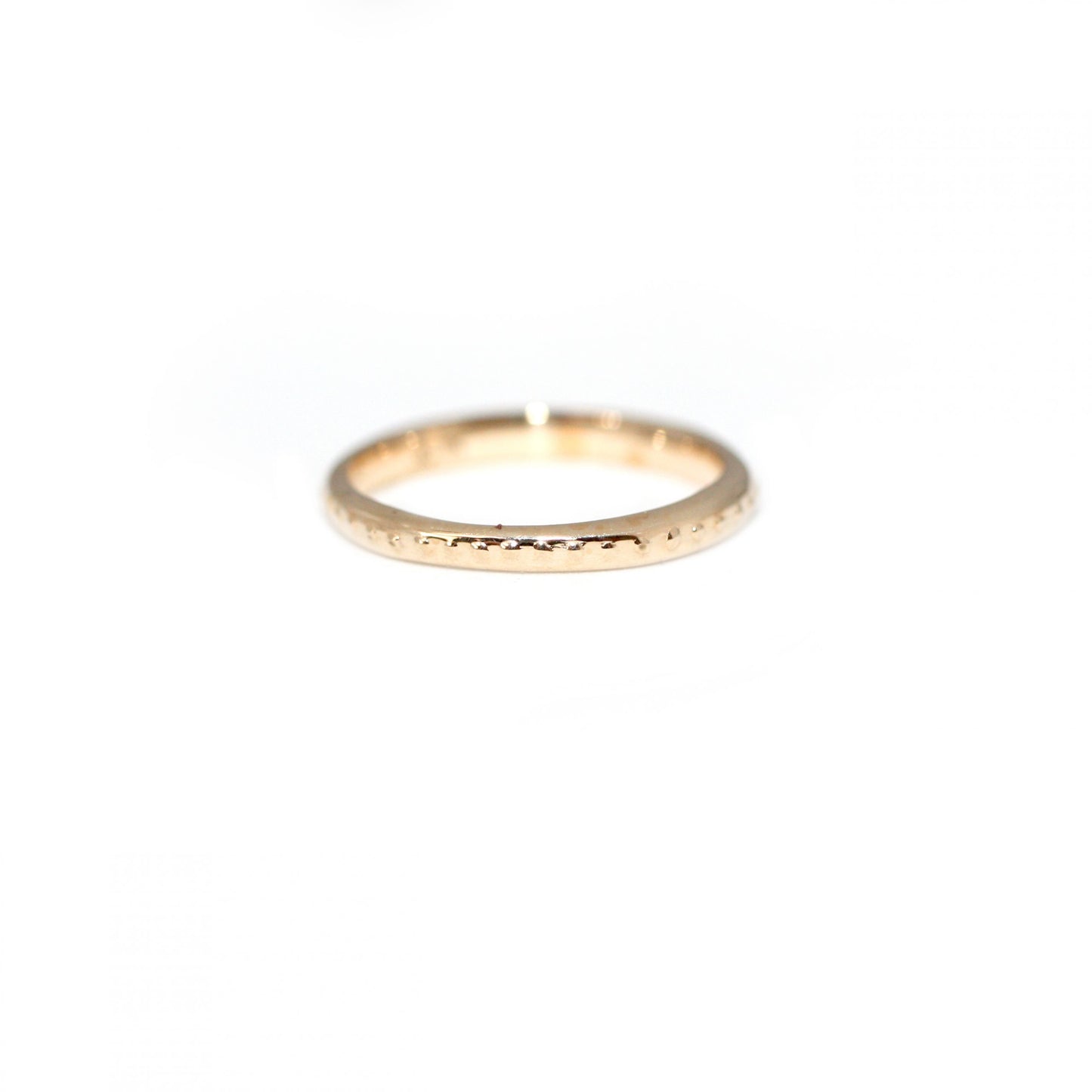 Julia Granulated Linear Band