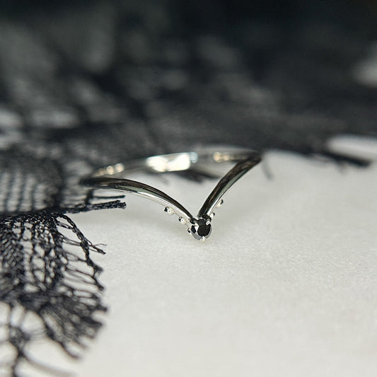 Reina Black Diamond Fitted Band