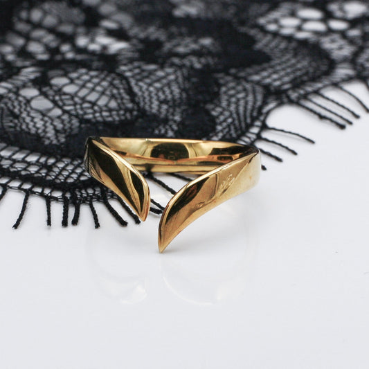 Lirael Wide Open Fitted Band